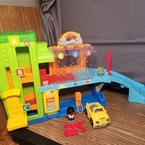 Fisher Price Little People Car Wash With Lights, Sounds & 3 Stages